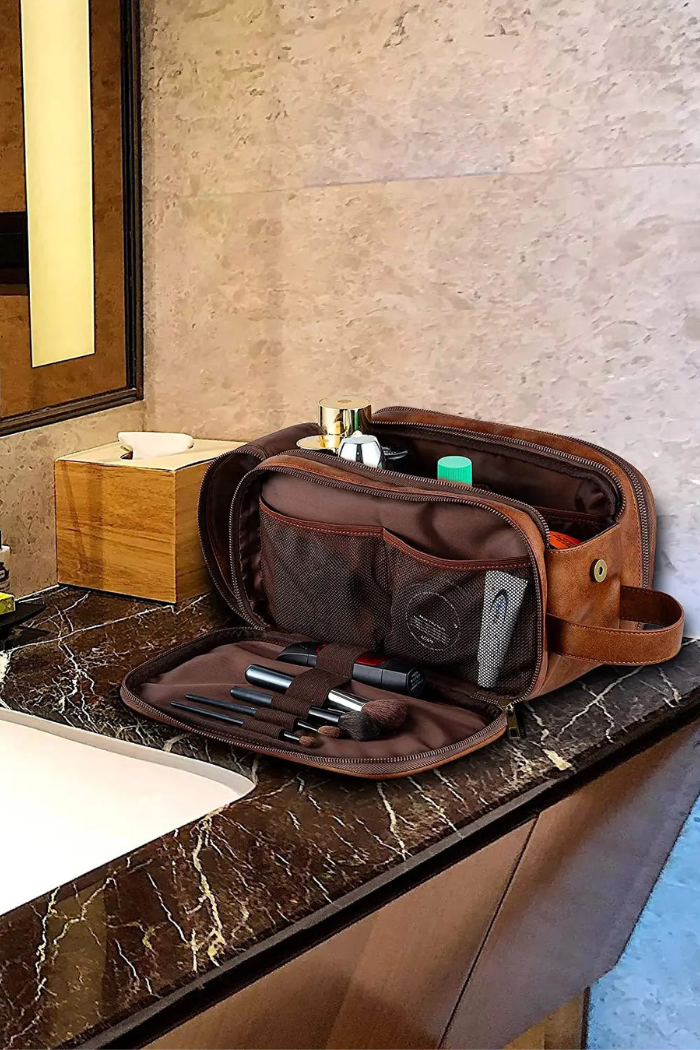 NECESSAIRE MASCULINA DE COURO - ZIOL